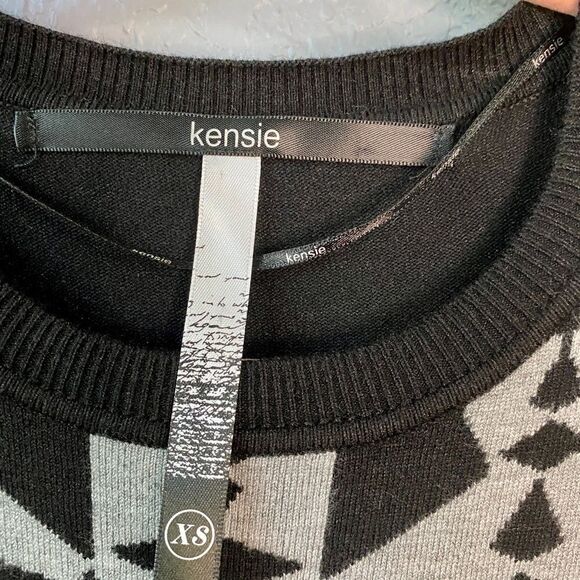 Kensie Black,Gray Print Block Asymmetrical Sweater - Picture 4 of 6